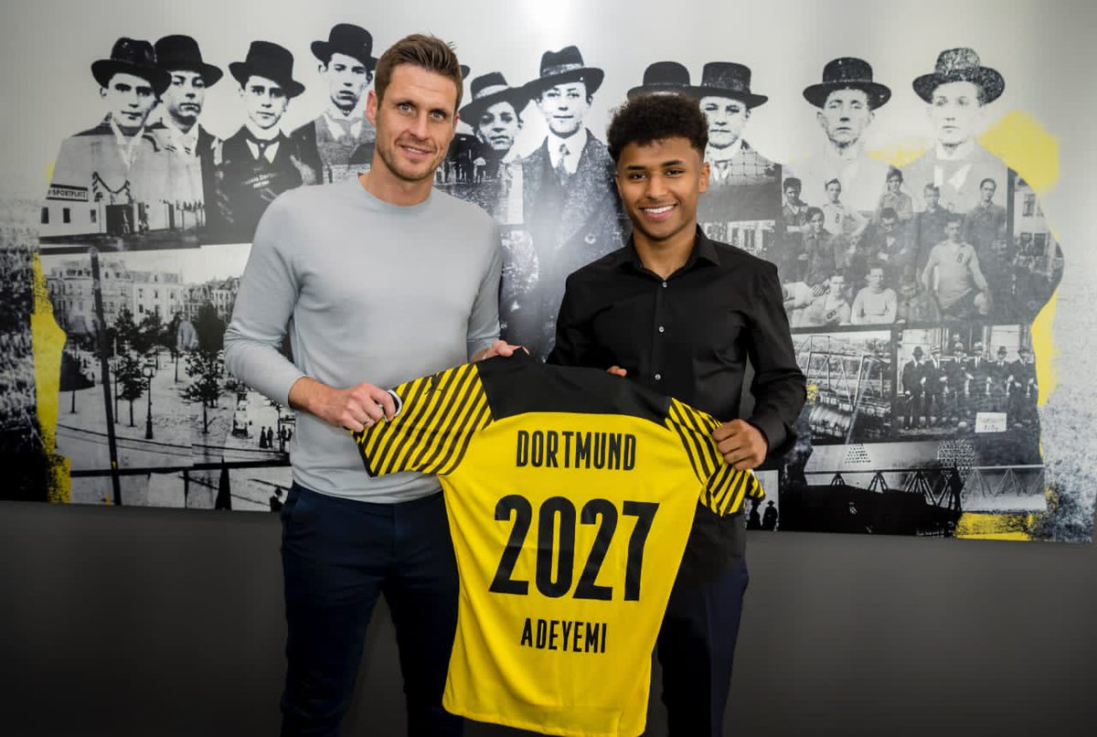 karim_adeyemi's tweet photo. Hello @BlackYellow fans, it is official. I am coming next season to play football and score goals 🖤💛 https://t.co/wHKl1vybnJ