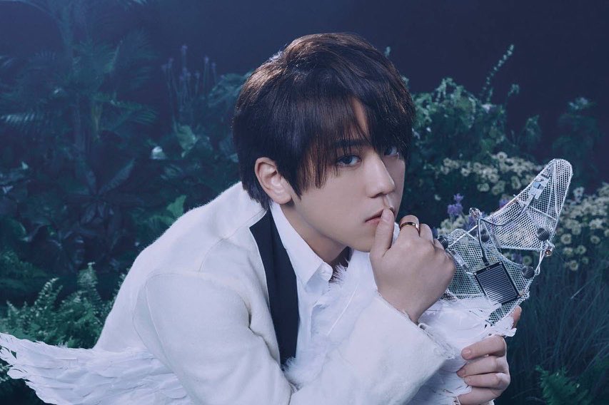keung_e's tweet photo. Hello👋🏻 Handsome ❤️
Who is he ? #KeungTo 😍
#mirrorweare #hongkongsinger #姜濤 https://t.co/XOe65slyd7