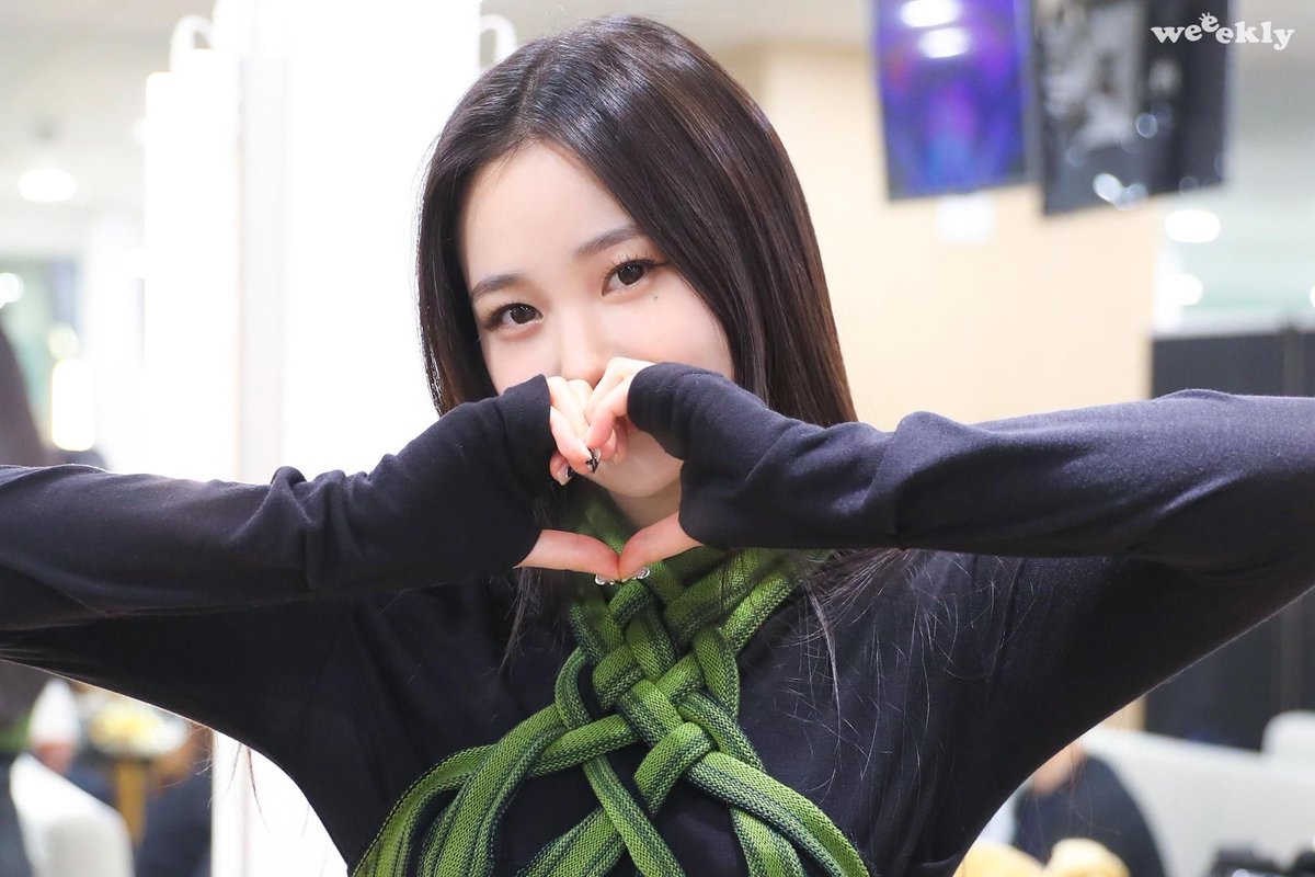 jihanzones's tweet photo. jihan weeekly beeehind https://t.co/OofjxryjKD