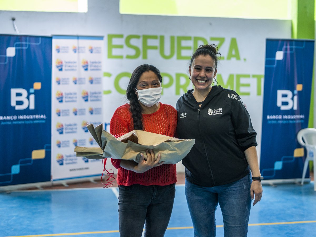FUNOG_'s tweet photo. Sabemos que las mamás son un pilar importante en el desarrollo integral de los niños y jóvenes, hoy queremos felicitarlas por tan noble labor que ejercen con mucho amor.
#DíaDeLaMadre #Funog #Guatemala #Deporte #ValoresOlímpicos https://t.co/JmIx7xDxpG