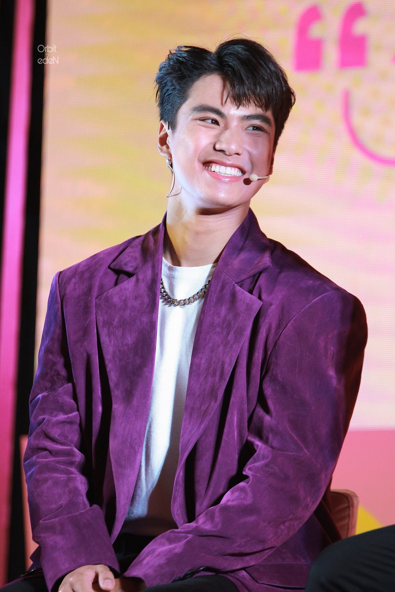 orbit_of_eden's tweet photo. หัวเราะเอ้กอ้ากเลยย
😃😄😁😆

#GOMO5GxOhmNanon
#ไวไปไหมถ้าจะขอเป็นมากกว่าเพื่อน 
#ohmpawat @ohmpawatt 
#โอมนนน #OhmNanon https://t.co/zplibM2liK