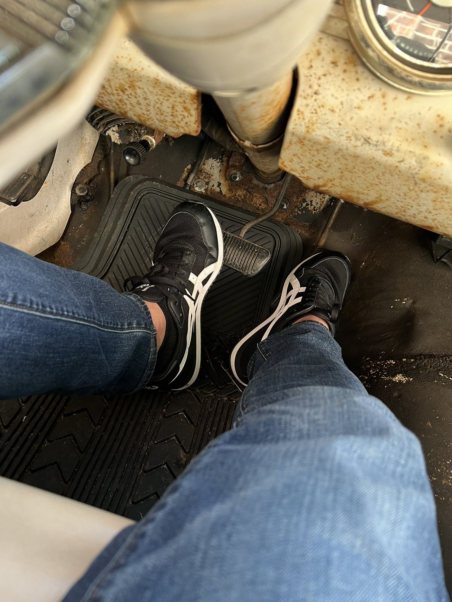 GasPedalDaddy's tweet photo. Flooding my Twitter feed with pics of me flooding my car - it’s a niche fetish for sure, but I’ve learned that there are more of you out there than I ever thought. 😁 #pedalpumping #carcranking #coldstart #hardstart #gaysneakers #gayfeet #gayfootfetish https://t.co/ASUuno9yGE