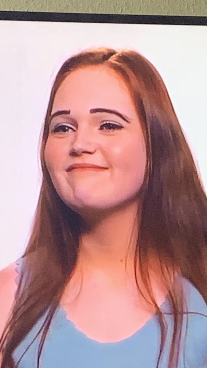 RicardaScl's tweet photo. Die Augenbrauen sind auch nur so semi gut nachgemalt… 👀#FirstDates https://t.co/9jIaziK9Kz