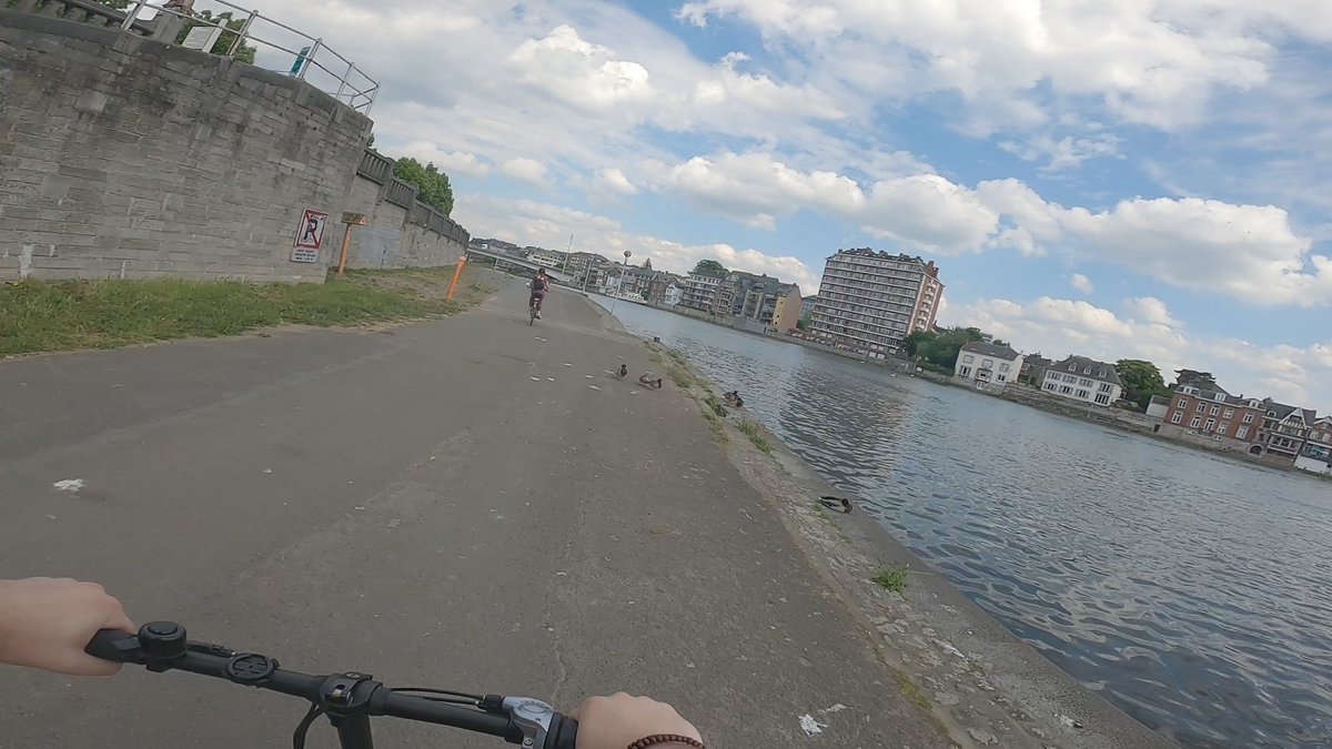 Nathanoj86's tweet photo. Y a vraiment de ces c*nards sur le ravel qui ne se bouge pas les plumes de #maroute 😡
#surmaroute #velotaf https://t.co/Q1ojKE8W1Q