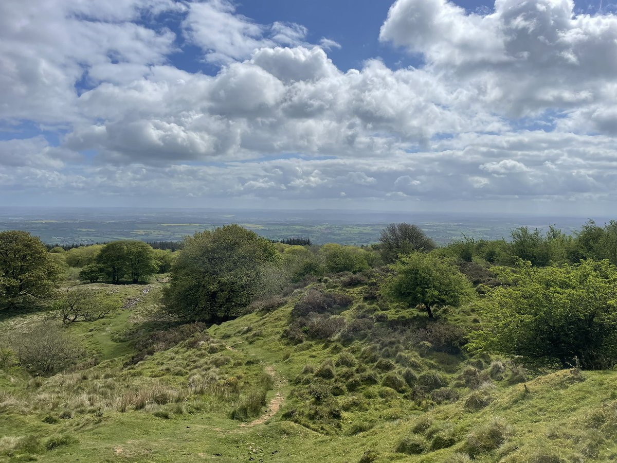 BritainsHigh's tweet photo. 35/47 Abdon Burf, Shropshire, 540m. #walking #greatview #Shropshire https://t.co/dCKmctpdQx
