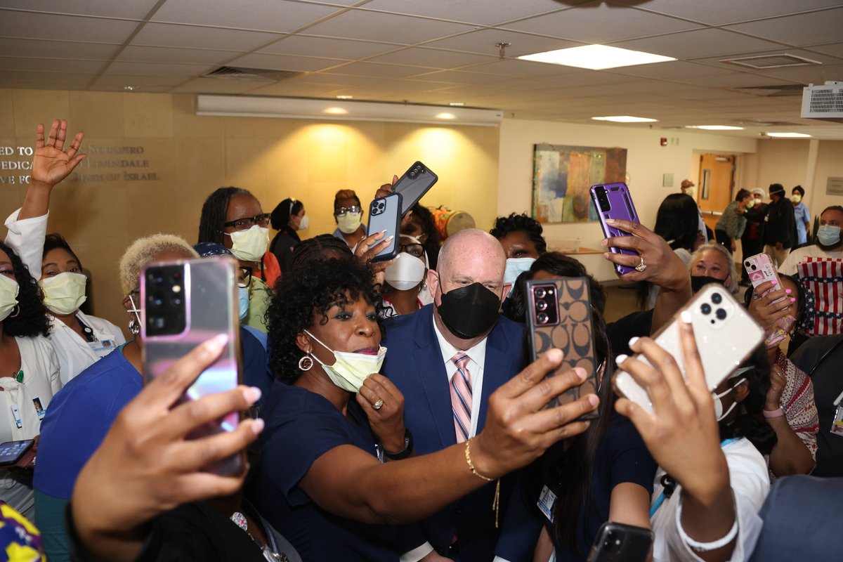 Governor Larry Hogan tweet media