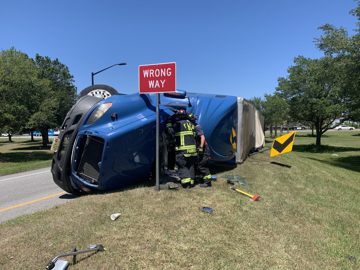 Avoid Exit 5 Northbound Off-Ramp. Crews are actively working a 18 Wheeler MVC with rollover. <a href="/HardeevilleSC/">City of Hardeeville</a> <a href="/jasperscfire/">Jasper County Fire-Rescue</a>  <a href="/SCDOTPress/">SCDOT</a>