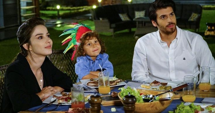 Maybezinaornoor's tweet photo. Nearly one week since I finished watching #Dolunay and I am still not over this precious family!!! 🥺🫰🏻
#ÖzgeGürel #CanYaman #FerNaz #NazFer https://t.co/0D5spzEEuA