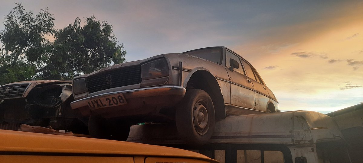 ibrak4400's tweet photo. Aproject I wouldn't mind taking on. 

Any suggestions for classic car restoration garage in Uganda. @BuniChristopher @Pick_Up_Trucks @bryanodong https://t.co/KSJcn4sm1Z