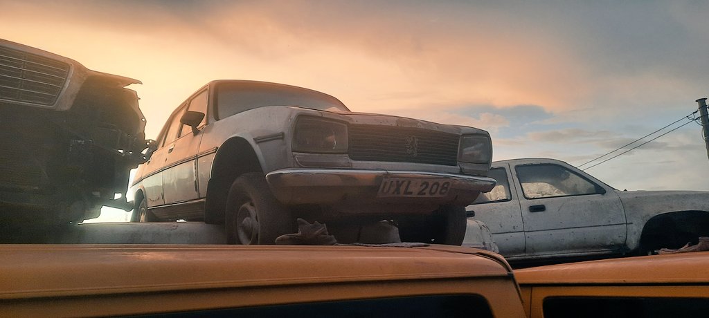ibrak4400's tweet photo. Aproject I wouldn't mind taking on. 

Any suggestions for classic car restoration garage in Uganda. @BuniChristopher @Pick_Up_Trucks @bryanodong https://t.co/KSJcn4sm1Z