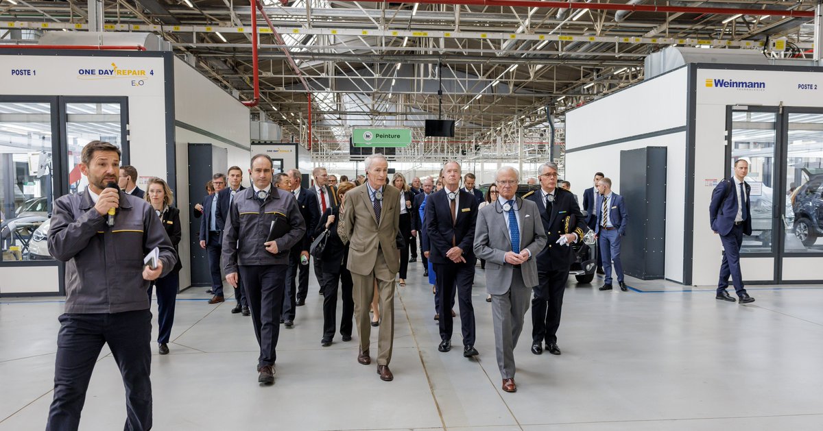 renaultgroup's tweet photo. Today the Royal Swedish Academy of Engineering Sciences @IVA1919 visited the Flins Refactory in France. An opportunity to discover the Group's latest innovations in the fields of circular economy such as @wearemobilizers's 2nd life batteries and hydrogen with @HYVIA_Official. ♻️ https://t.co/pvCDGuAcVC
