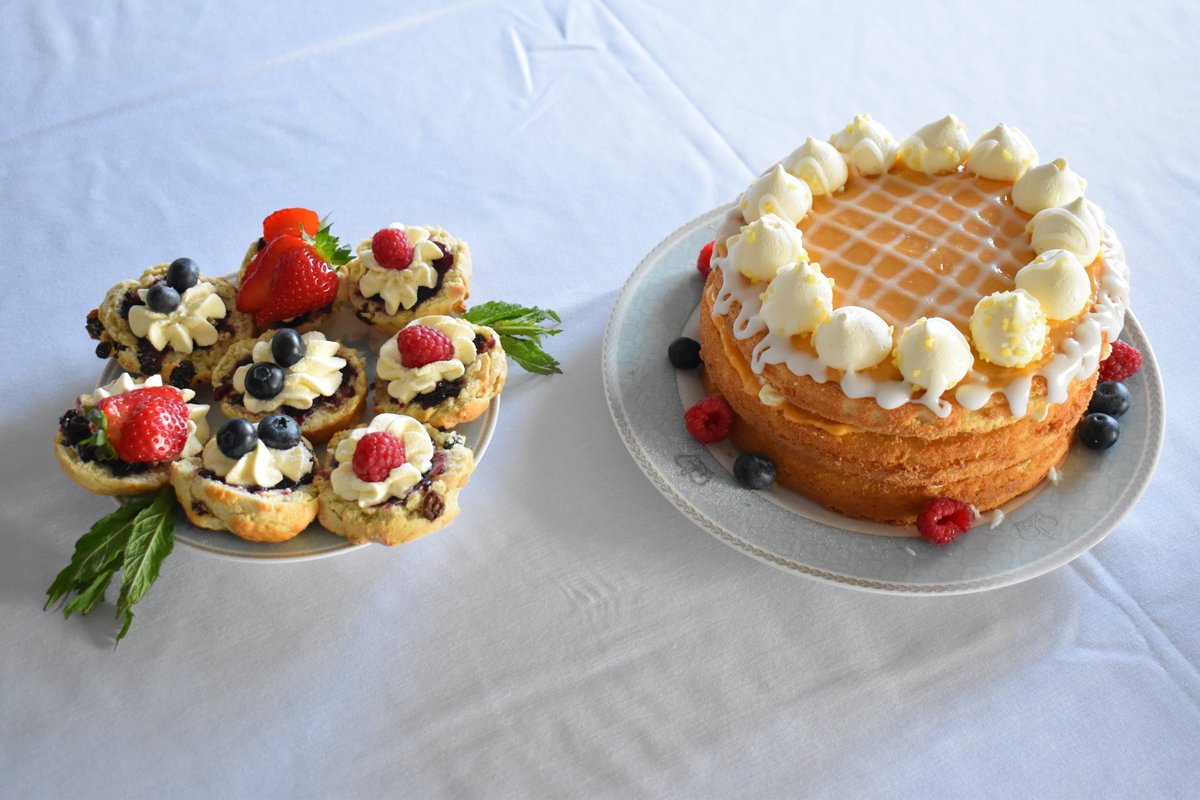 MFCFoundation's tweet photo. Helped by @chefmateibaran in just their second session, our Kitchen Therapy participants were set a task today.

To celebrate HRH Her Majesty The Queen's Jubilee, they had to bake cakes and scones in 90 minutes and impress @MFCFoundation judges.
 
#MentalHealthAwarenessWeek22 https://t.co/hf5H28KHHY