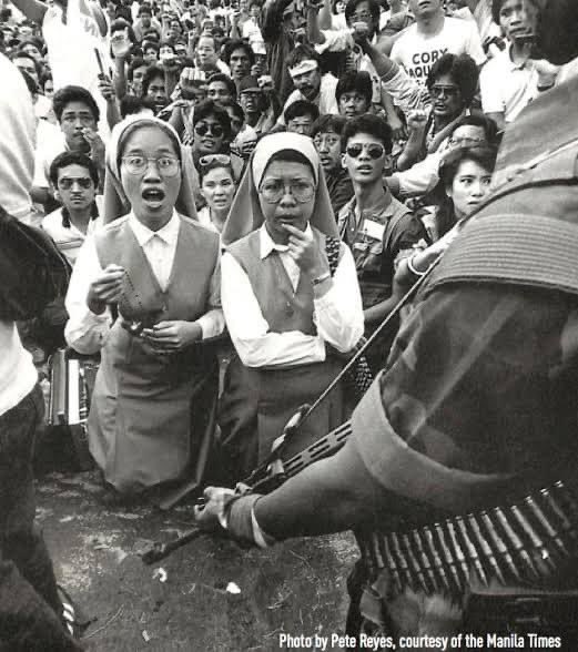 givenchuuu's tweet photo. EDSA PEOPLE POWER REVOLUTION, 1986. HOW CAN YOU VOTE FOR SOMEONE KNOWING PERFECTLY WELL MILLIONS HAVE SUFFERED DURING THEIR REGIME. PLEASE QUESTION YOUR MORALS. I AM SO ANGRY. THESE PEOPLE FOUGHT FOR THE FREEDOM WE HAVE NOW. https://t.co/VjwVYVpBDH