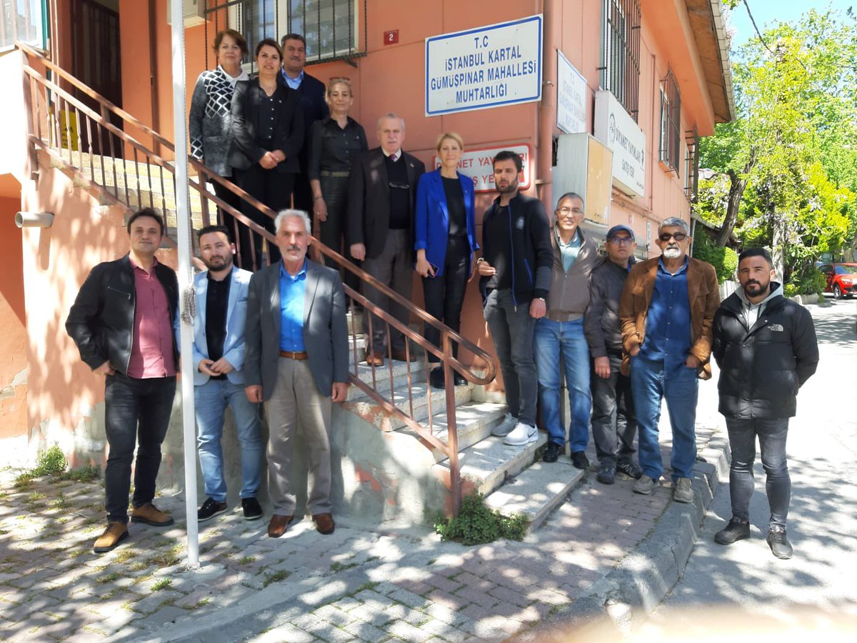 iyipartikartal1's tweet photo. İlçe Başkanımız Sn. Dilruba Oğulcuklu önderliğinde mahalle ziyaretlerimize hız kesmeden devam ediyoruz. Bugün Soğanlık Orta ve Gümüşpınar Mahallelerindeki esnaf ve sakinleri ile buluştuk, sorun ve taleplerini dinledik. https://t.co/vh4zdHMuSg