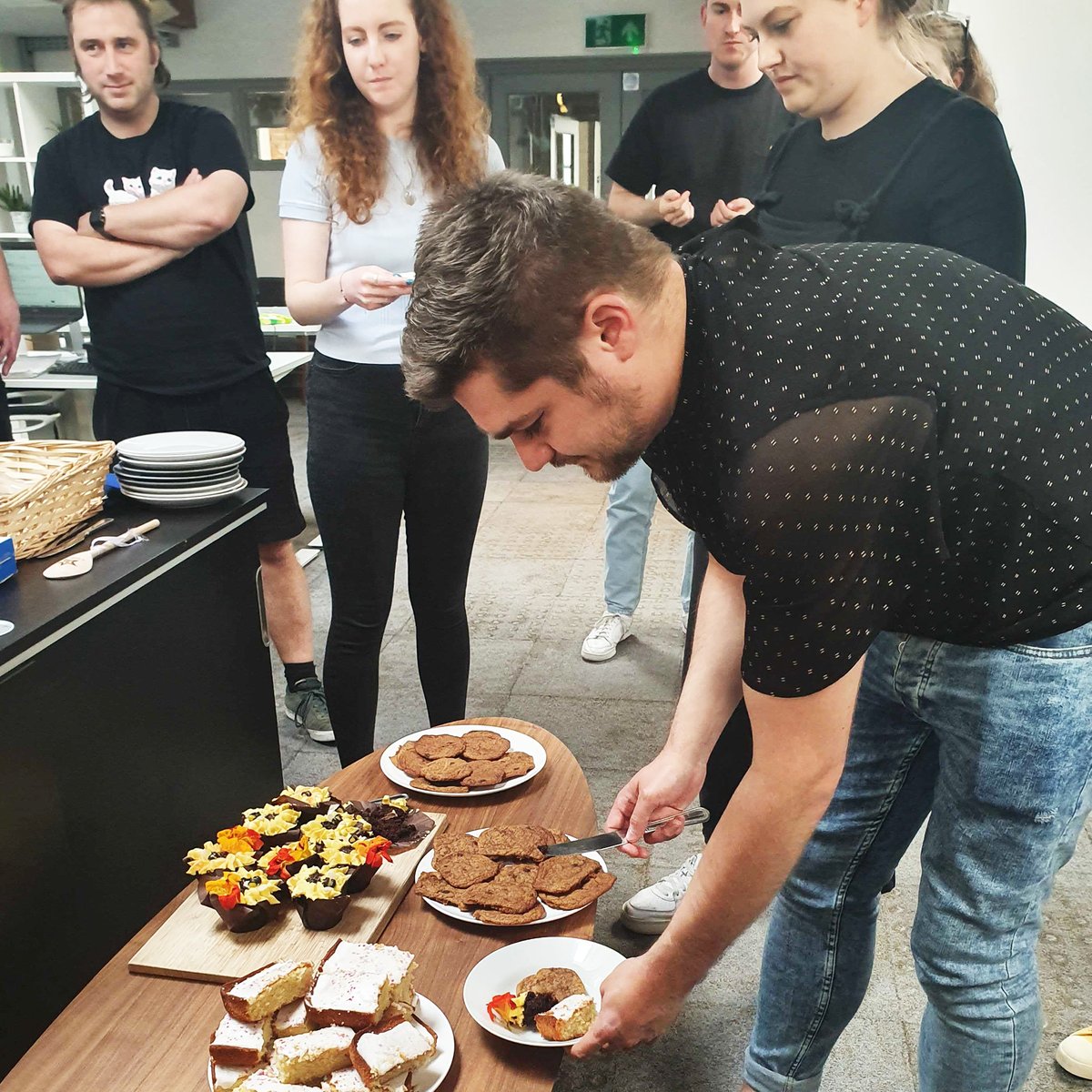 cubed_education's tweet photo. The Cubed Bake off has returned! And the competition has got hot with all our newbies added to the mix. Here’s a little taster. 🍰
#educationcubed #wegetresults #bakeoff #officecake #foodporn https://t.co/gcByUEgw8r