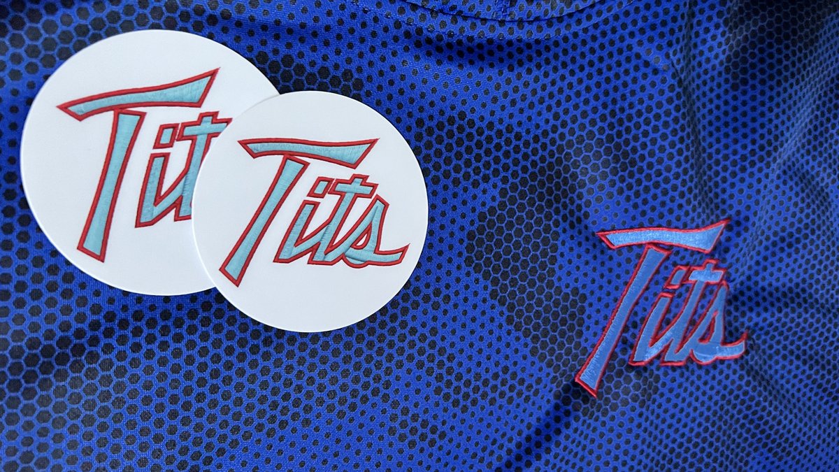 fastnasty's tweet photo. **** GIVEAWAY ****

Giving away this new custom embroidered “Tits” hoodie to a fellow #titans fan. We had these made for the playoffs last year and I found one leftover. Size XL. Must be a follower just retweet to enter! Ill pick a winner 5/17!! Good luck yall!! https://t.co/lio42aBzZg