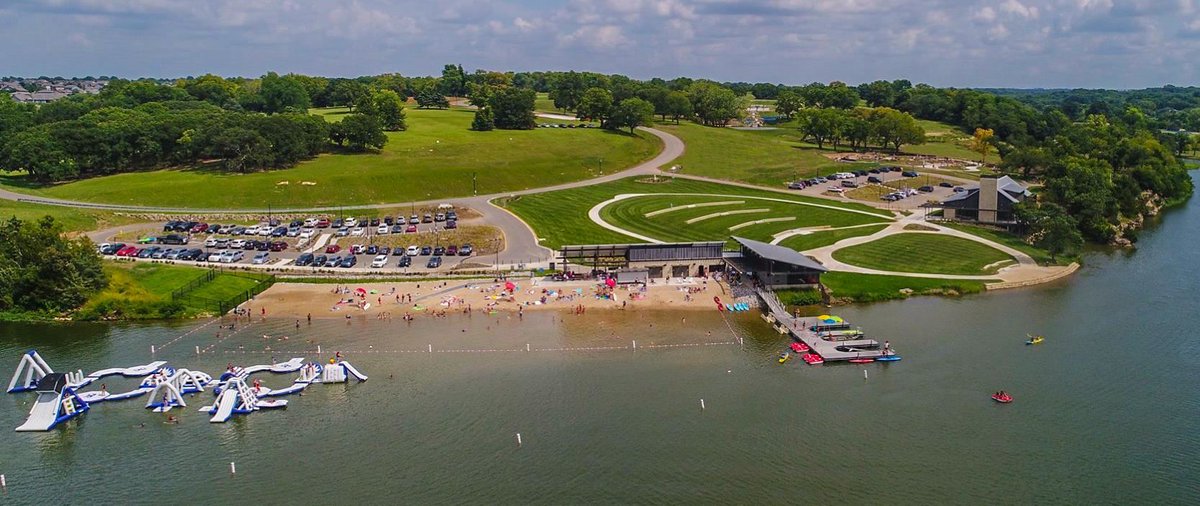 inspiredhomesco's tweet photo. With temps in the 90s all week water is on our mind. Would you rather have a lake or pool nearby? Check out communities we have a little of everything. 

https://t.co/WzZWOGnKfY https://t.co/Bdf1hrtx0e