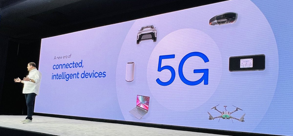 debweinswig's tweet photo. The #future is #connected. #carcommerce is upon us thanks to @Qualcomm and @cynthiahollen! #Qualcomm5GSummit #ar #vr https://t.co/mTntIxDQjF