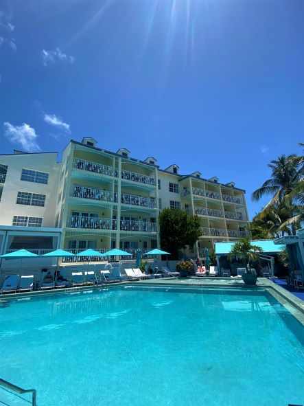 OceanKeyResort's tweet image. Tropical Distancing™ at its finest. Get refreshed with incredible harbor views while sipping on the perfect piña colada, in true laid-back Key West style.

#oceankeyresort #islandlife #keywestflorida #floridakeys #keywest #tropicaldistancing #sunsetpier #noblehousehotels