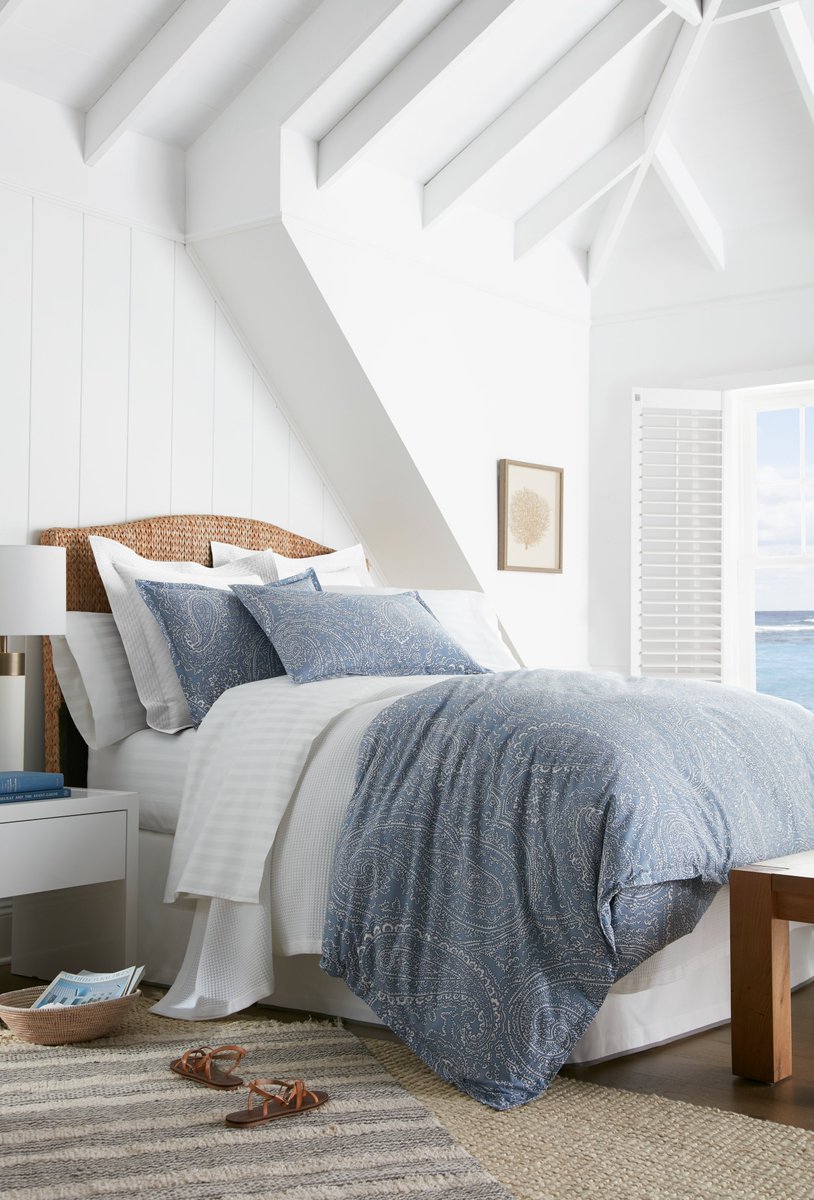 PeacockAlley's tweet photo. Cool, calm and coastal describes our Paisley Duvet Cover. Add a plush duvet insert and plenty of pillows and your nights will never be the same 💙 https://t.co/gwfg1BgMK1