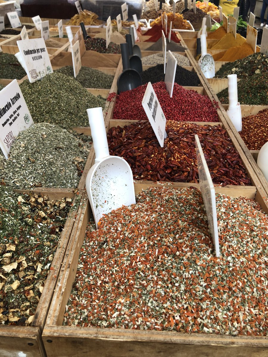 CiaoItaliaShow's tweet photo. Well, I found my #treasure on the island of #ortigia! I need to stock up for yet another season of #ciaoitalia! #spices, #kiwi, #gralic, #redonion, and #capers! It's time to come home. #buonappetito @PBS @PBSFood @NHPublicTV #recipes at https://t.co/90Yh51sXWm! https://t.co/y9fkOArSpD