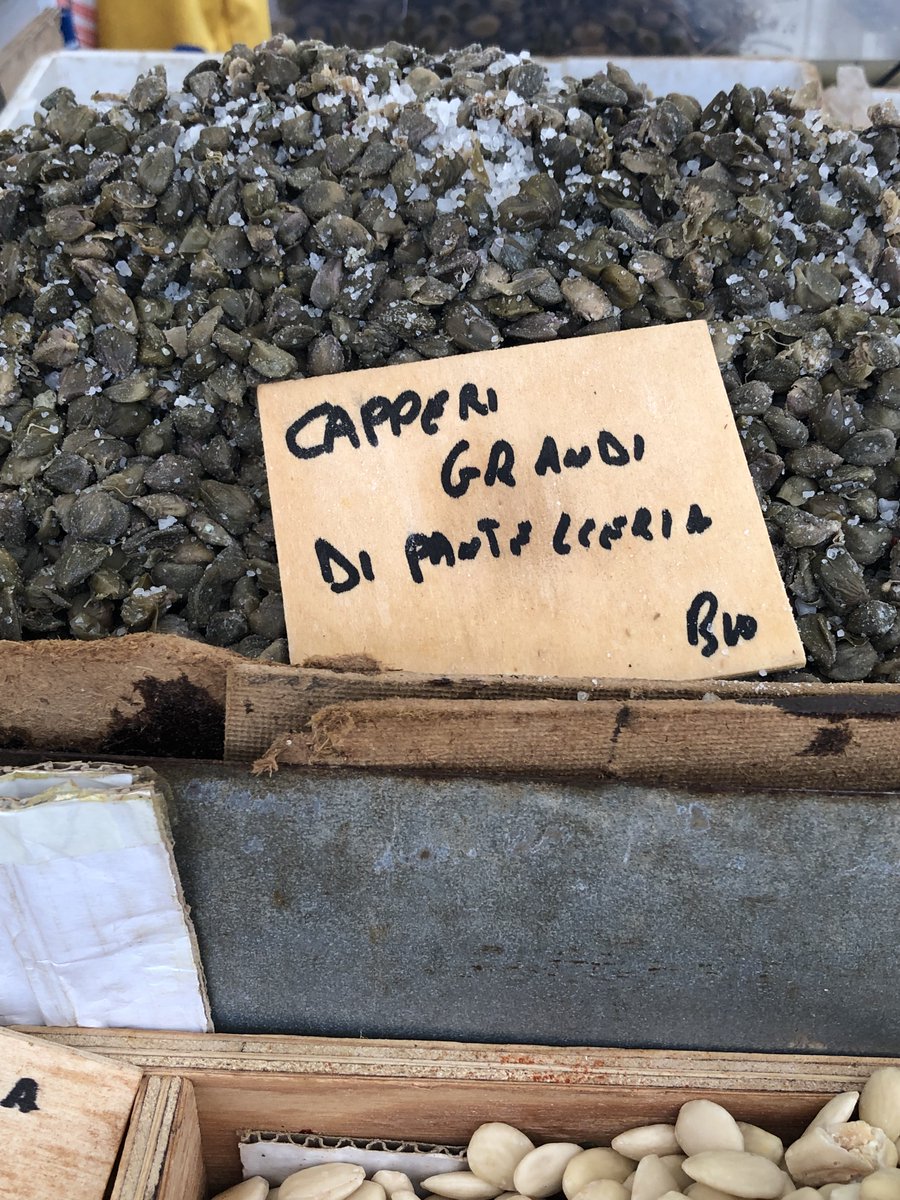 CiaoItaliaShow's tweet photo. Well, I found my #treasure on the island of #ortigia! I need to stock up for yet another season of #ciaoitalia! #spices, #kiwi, #gralic, #redonion, and #capers! It's time to come home. #buonappetito @PBS @PBSFood @NHPublicTV #recipes at https://t.co/90Yh51sXWm! https://t.co/y9fkOArSpD