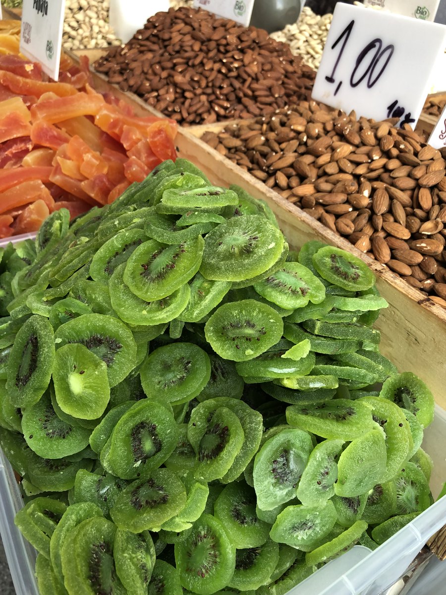 CiaoItaliaShow's tweet photo. Well, I found my #treasure on the island of #ortigia! I need to stock up for yet another season of #ciaoitalia! #spices, #kiwi, #gralic, #redonion, and #capers! It's time to come home. #buonappetito @PBS @PBSFood @NHPublicTV #recipes at https://t.co/90Yh51sXWm! https://t.co/y9fkOArSpD