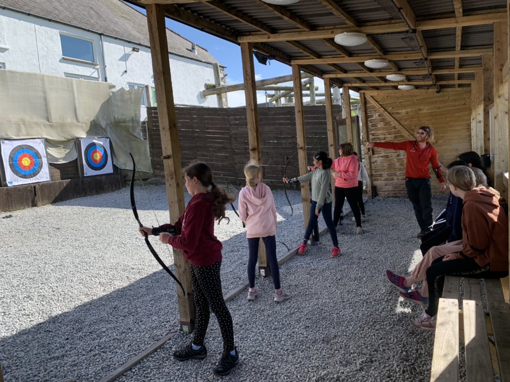 NorwichHighPrep's tweet photo. Group A aim for gold as they practise their archery skills and gain points for their team. 
#bullseye #archeryattack https://t.co/GTSUcwU96a