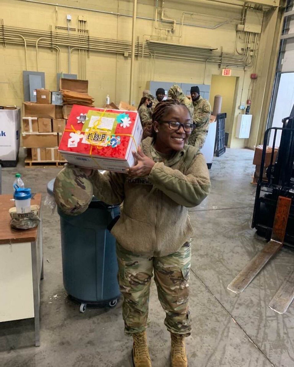 USOKansas's tweet photo. Last week we were excited to help hand out some special goodies to active-duty mothers at Ft. Riley for Mother’s Day! Thank you to @RedCross, @AHGnews, and @BellusAcademy for putting the boxes together and letting us add a few extra surprises #BeTheForce https://t.co/AEhFbufFgy