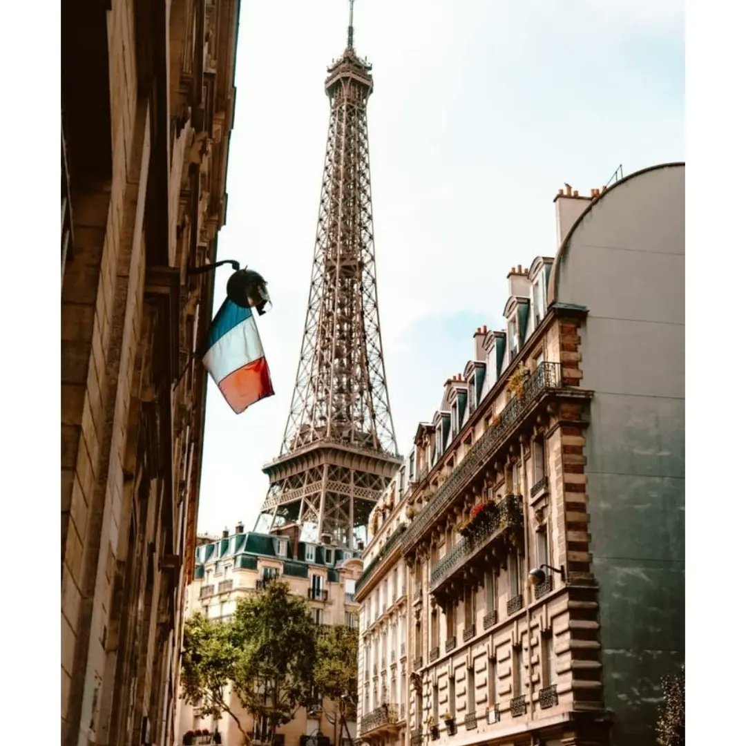 grabjourneys's tweet photo. The Ultimate 4 Days In Paris Itinerary -
Planning a trip to Paris? Here you will find the only 4 days in Paris itinerary that you will ever need| Where to go &amp; what to do when you have 4 days in Paris to explore #paris #france #europe #travel https://t.co/hiJFW5A85H