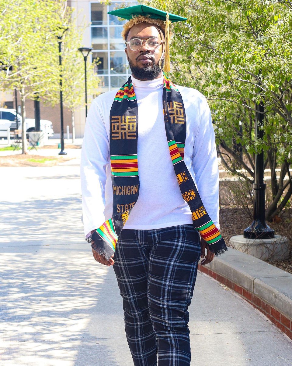 flashydre__'s tweet photo. Officially a college graduate 💚🤍 #msue2022 https://t.co/I3CL47VAiN