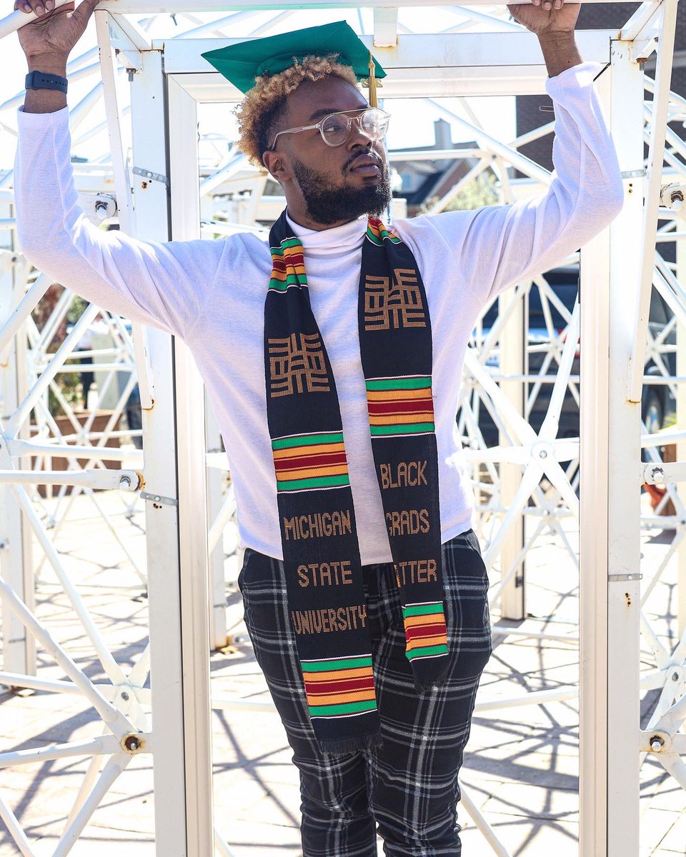 flashydre__'s tweet photo. Officially a college graduate 💚🤍 #msue2022 https://t.co/I3CL47VAiN