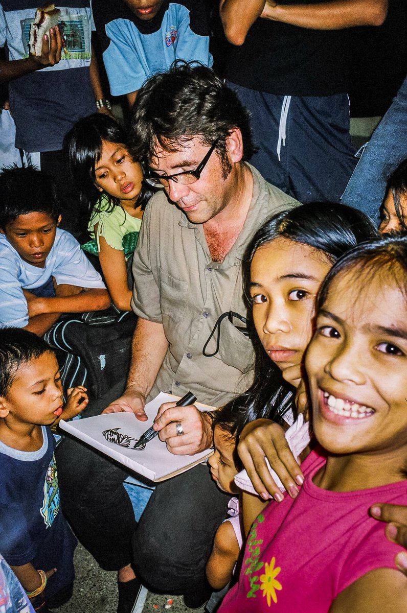 TignousOfficiel's tweet photo. Tignous a soutenu pendant longtemps les actions de @CSF_France En 2005 notamment, il était allé aux Philippines avec l'association et avait dessiné au milieu des enfants. Témoignage de cet engagement, l'exposition TIGNOUS FOREVER jusqu'au 21 mai au @CentreTignousAC https://t.co/OzKaUcXGc8