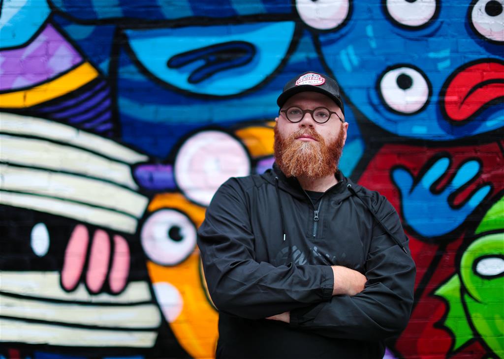 DailyMemphian's tweet photo. A new mural on the Exchange Building is both a NFT and it has been “gadgetized” as a way for visitors to donate to St. Jude using cryptocurrency. ⁠Read more about Michael "Birdcap" Roy's inspirations and where giving back meets cryptocurrency: https://t.co/n53UEemndF https://t.co/Ptxp4eirlE