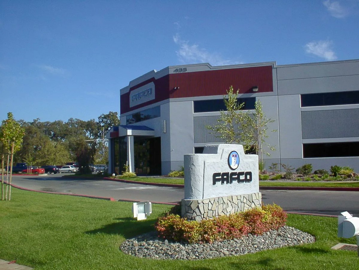 The sun is shining, the birds are chirping, and it's a wonderful day to work for FAFCO! 

#fafco #sun #heat