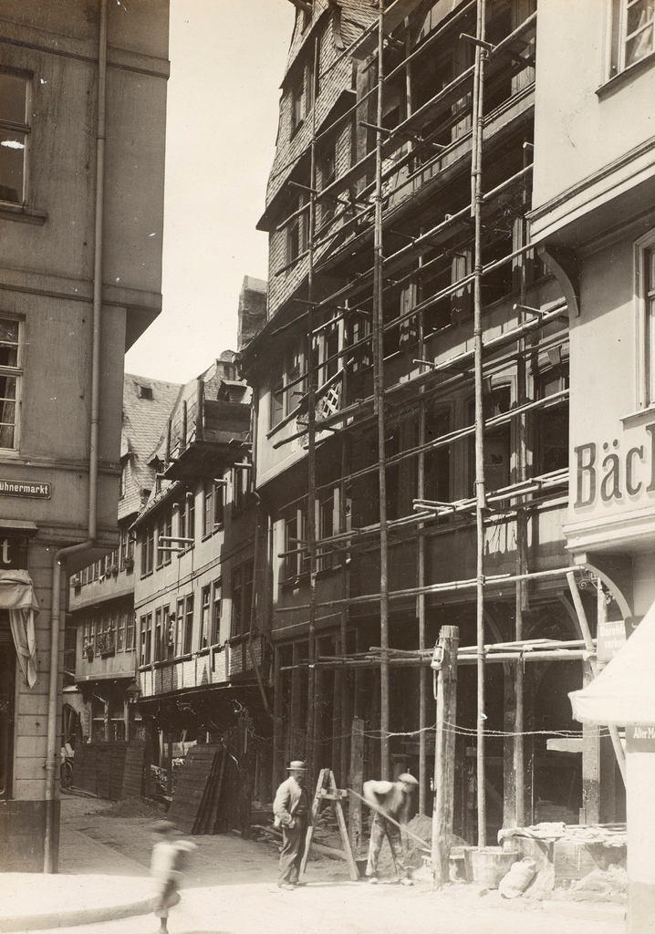 histmus's tweet photo. Es heißt ja immer, in #Frankfurt wird ständig gebaut! Das war wohl auch schon vor über 100 Jahren so, wie uns der #DepotDienstag verrät: Diese Aufnahme von Carl Iffland entstand um 1911 in Frankfurt "Hinter dem Lämmchen". ©HMF
#histmus #OpenHMF #Sammlung #FrankfurtToGoToStay #ffm https://t.co/KNd6ZQQ7ea