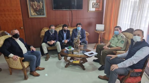 PortalPortuario's tweet photo. Folovap y Carabineros coordinan medidas adicionales de seguridad para transporte de carga - https://t.co/z2iKBQZPFn #Folovap #Carabineros #Chile #Transporte #Carga https://t.co/7NRKcfye6Q