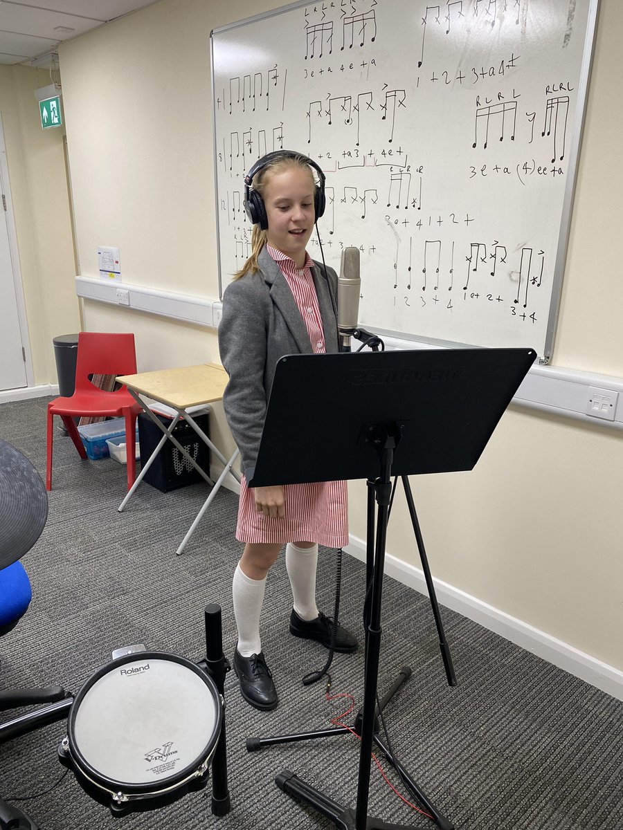 BGS_MusicDpt's tweet photo. Studio recording club is in full swing tonight. The children are learning how to engineer and produce their own recording of โA Sky Full of Starsโ by Coldplay #BGSMusic #BGS_Collaboration #goanywheredoanything https://t.co/KmxJjCnzkM