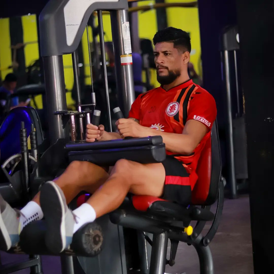 JuventudeSamas's tweet photo. Confira as imagens do Poraquê no treino pela manhã na academia . 

@lionfitness #ParceiroOficial 

O elenco retorna as atividades no estádio Pinheirão às 15h30. 

❤🤍🖤 #OrgulhodoInterior  🤍🖤❤

📷 @mvitoriafoto https://t.co/1XV47taCNm