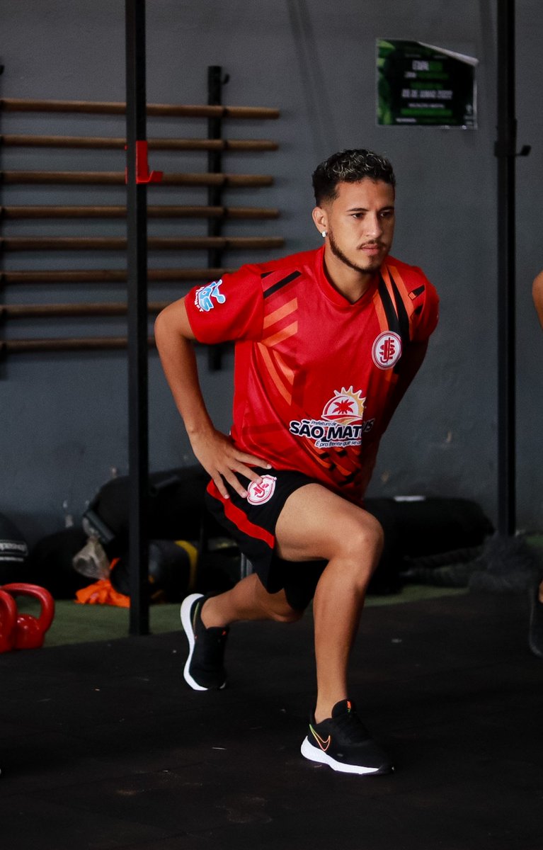 JuventudeSamas's tweet photo. Confira as imagens do Poraquê no treino pela manhã na academia . 

@lionfitness #ParceiroOficial 

O elenco retorna as atividades no estádio Pinheirão às 15h30. 

❤🤍🖤 #OrgulhodoInterior  🤍🖤❤

📷 @mvitoriafoto https://t.co/1XV47taCNm