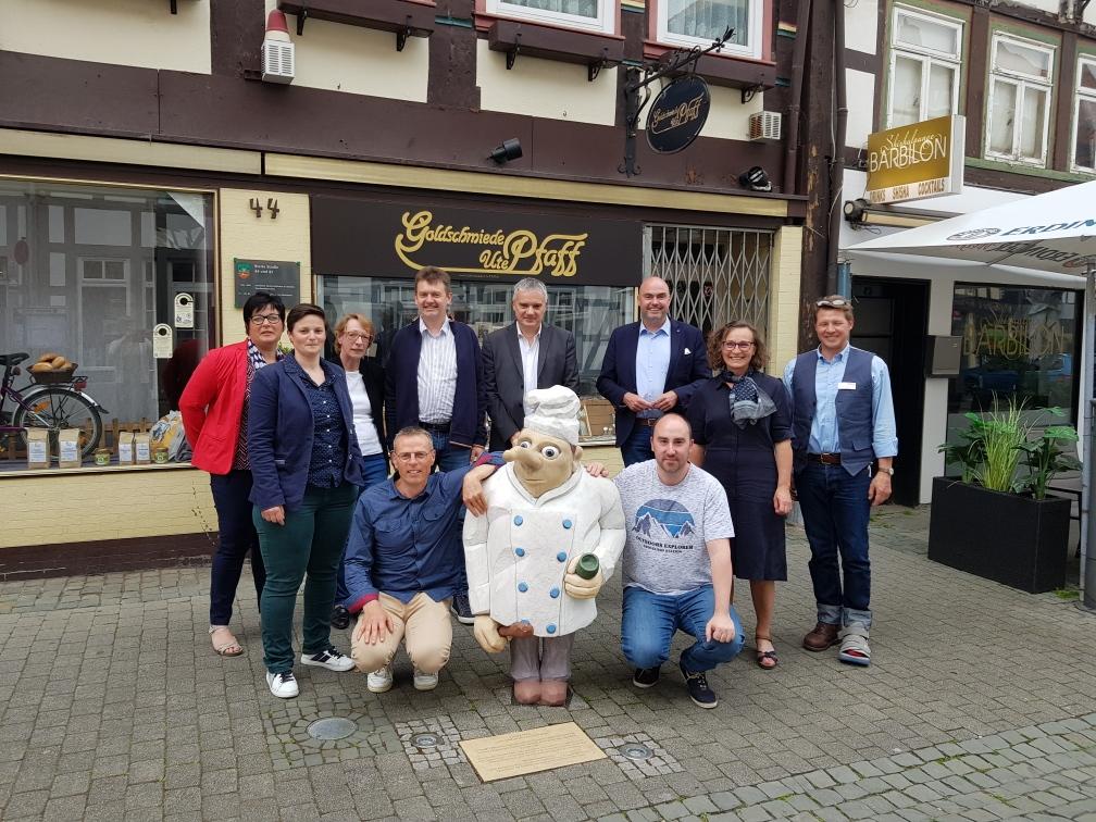 sauxmarais's tweet photo. La délégation du lycée Sauxmarais rencontre ses homologues du lycée BBSII de Northeim ainsi que le maire et son équipe pour préparer les mobilités élèves. Un accueil chaleureux et professionnel pour construire notre projet européen #Erasmus https://t.co/KwriIlM7nq