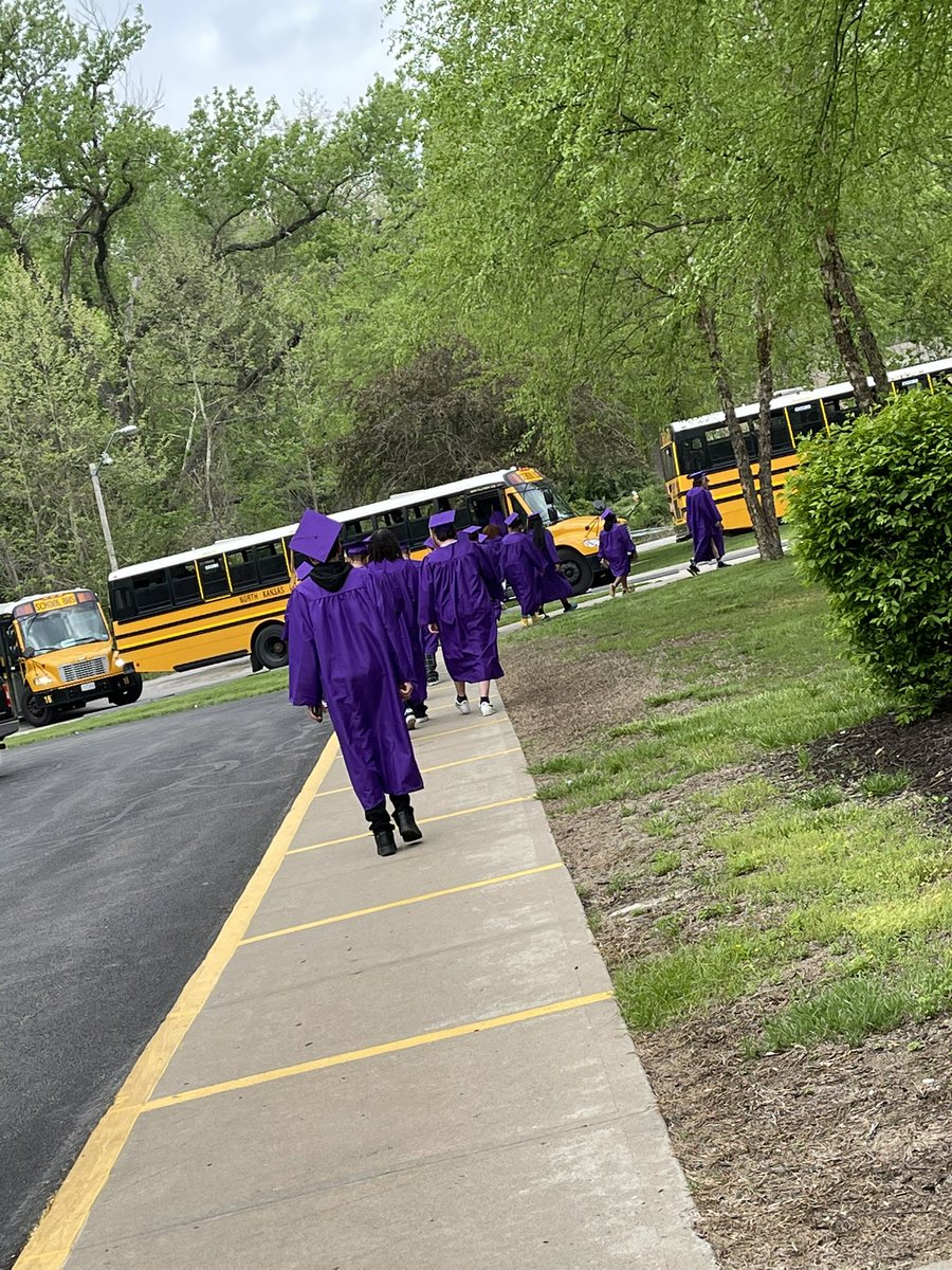 ChouteauSchool's tweet photo. Loved seeing former #ChouteauDragons as Graduates walk the halls for the last time! They’ve grown so much and we can’t believe they are graduating already! We were able to catch a couple photos of some of them… Aren’t they amazing? @NKCSchools @NorthtownNews https://t.co/xIZFODB6kP