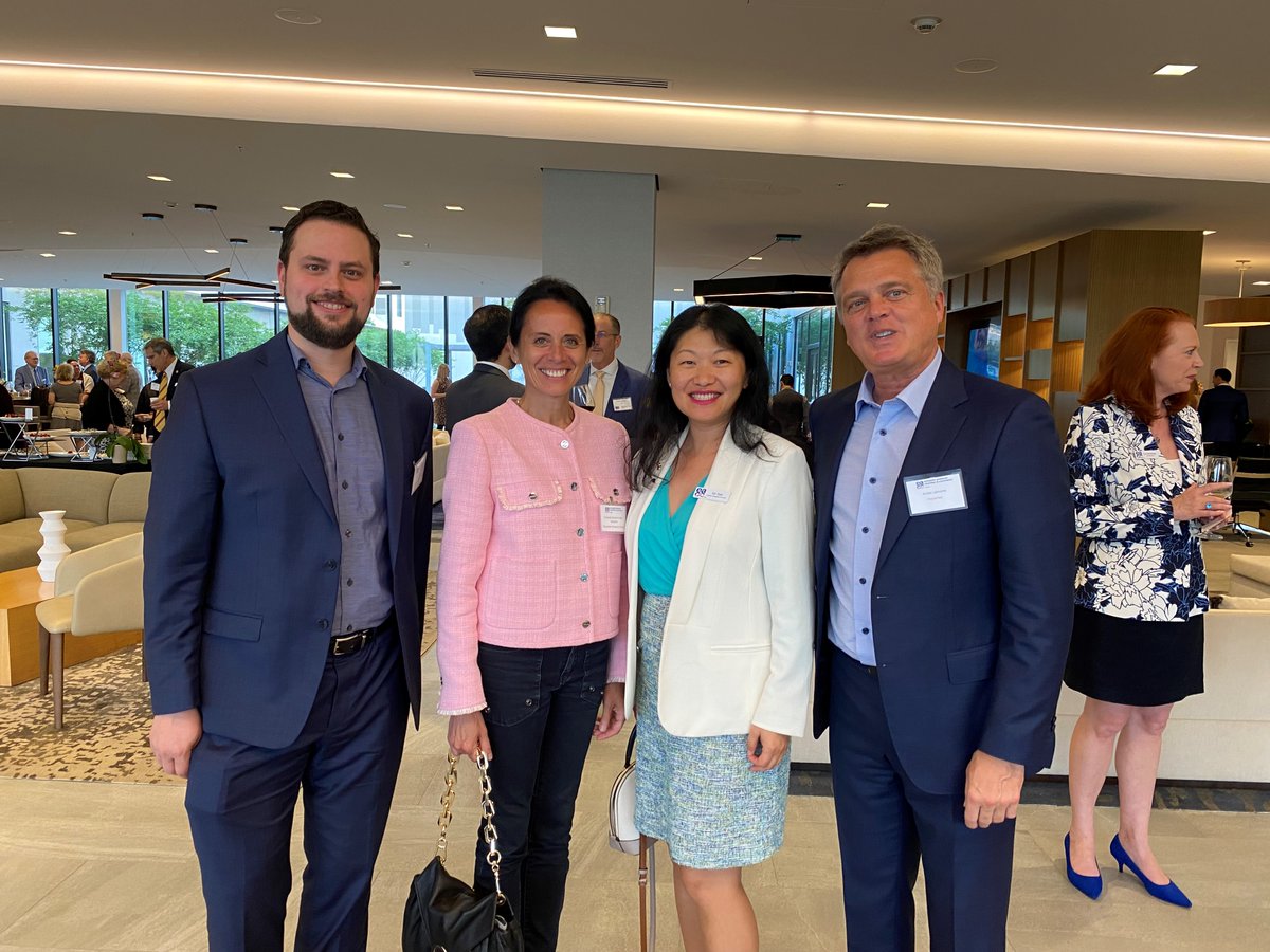 QuebecHouston's tweet image. La déléguée du Québec au Texas, Xin Gao, était heureuse d’accueillir les dirigeants d’@HypertecGroup, Eliot Ahdoot et André Lamarre à #Dallas hier. Ils en ont profité pour discuter commerce avec, notamment, la consule-générale de France au #Texas, Valérie Baraban.