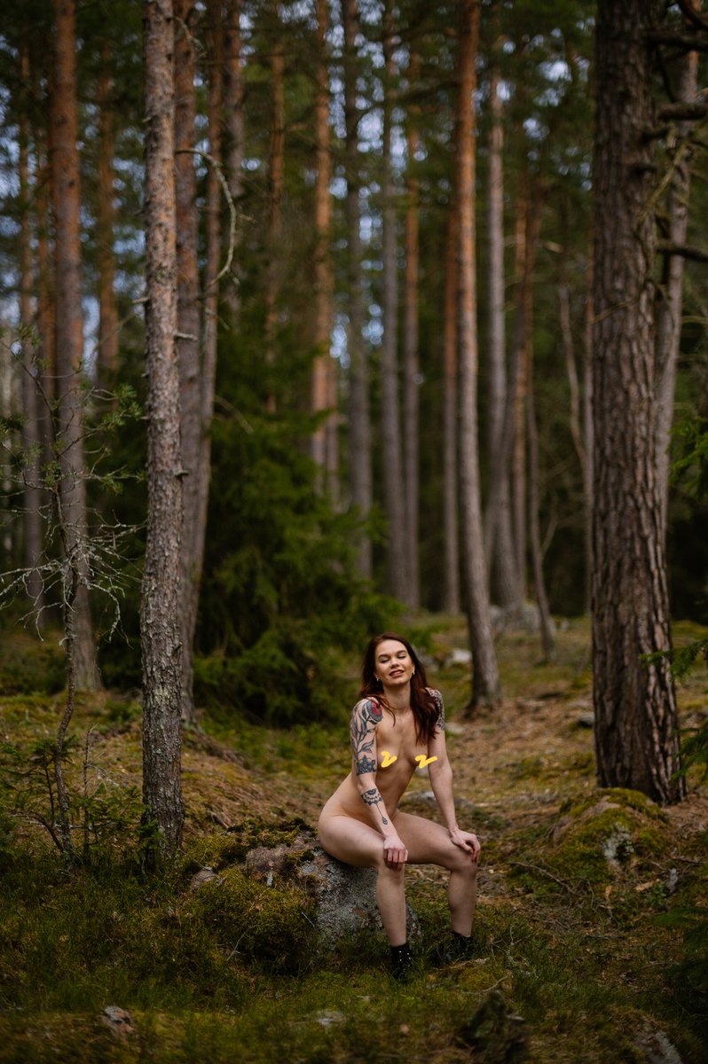 Slinky_Vixen's tweet photo. More outdoors adventures.🌿
By gpimagez
#outdoors #nudephotography #outdoornudity https://t.co/aF6yRYmrmZ