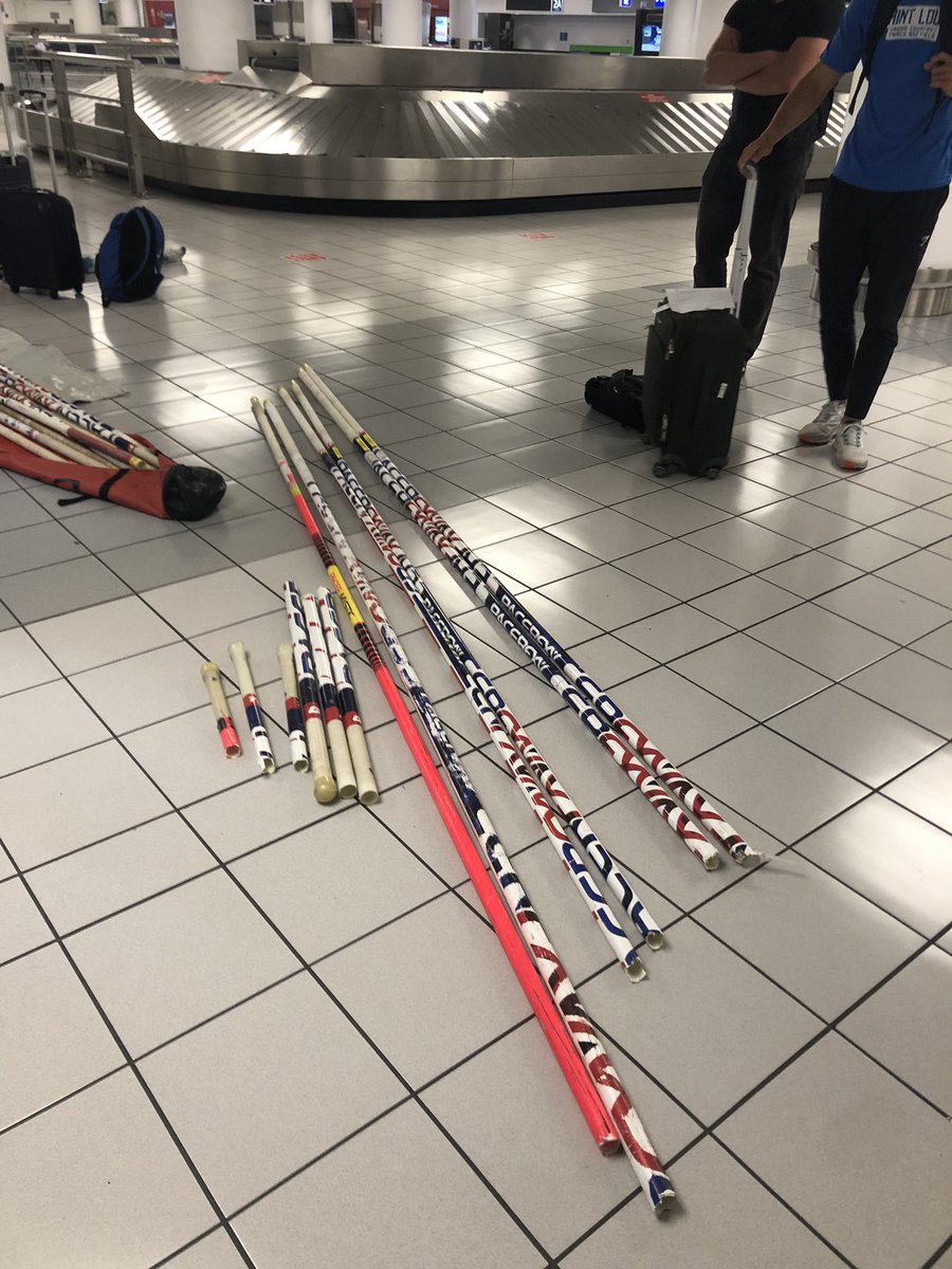 jbell30's tweet photo. The joys of flying with pole vault poles…make it make sense!?! They didn’t fit???  @AmericanAir @GillAthletics https://t.co/m3HbJnSzOI