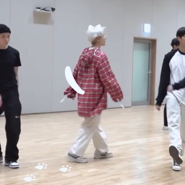 makefunof_ww's tweet photo. 위풍냥냥 https://t.co/tYEt8FTYPm