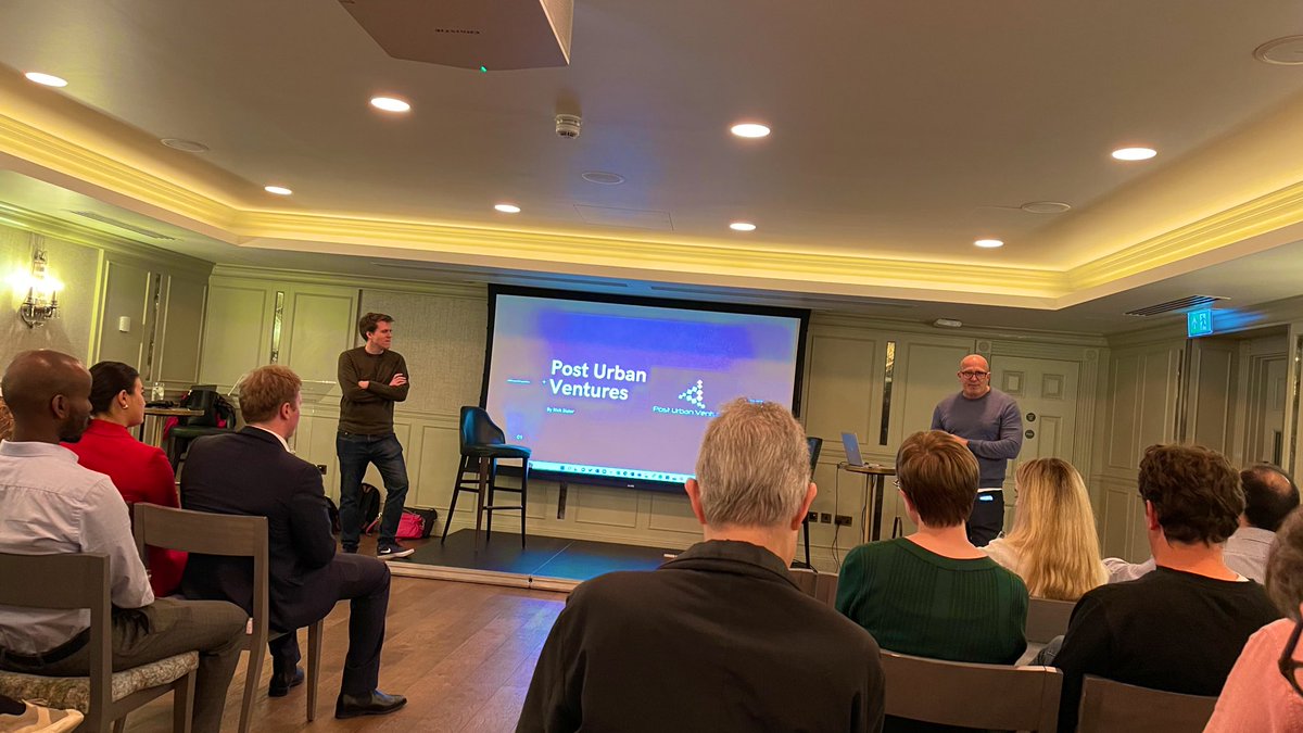 WeAreFieldHouse's tweet photo. At @Home_Grown_Club where @iaingalexander and @AGCristoball are settled in for an evening of #startup pitching with @posturban_vc, courtesy of @iamchrisjlowe and #NOTWICS https://t.co/BfwghHbw2X