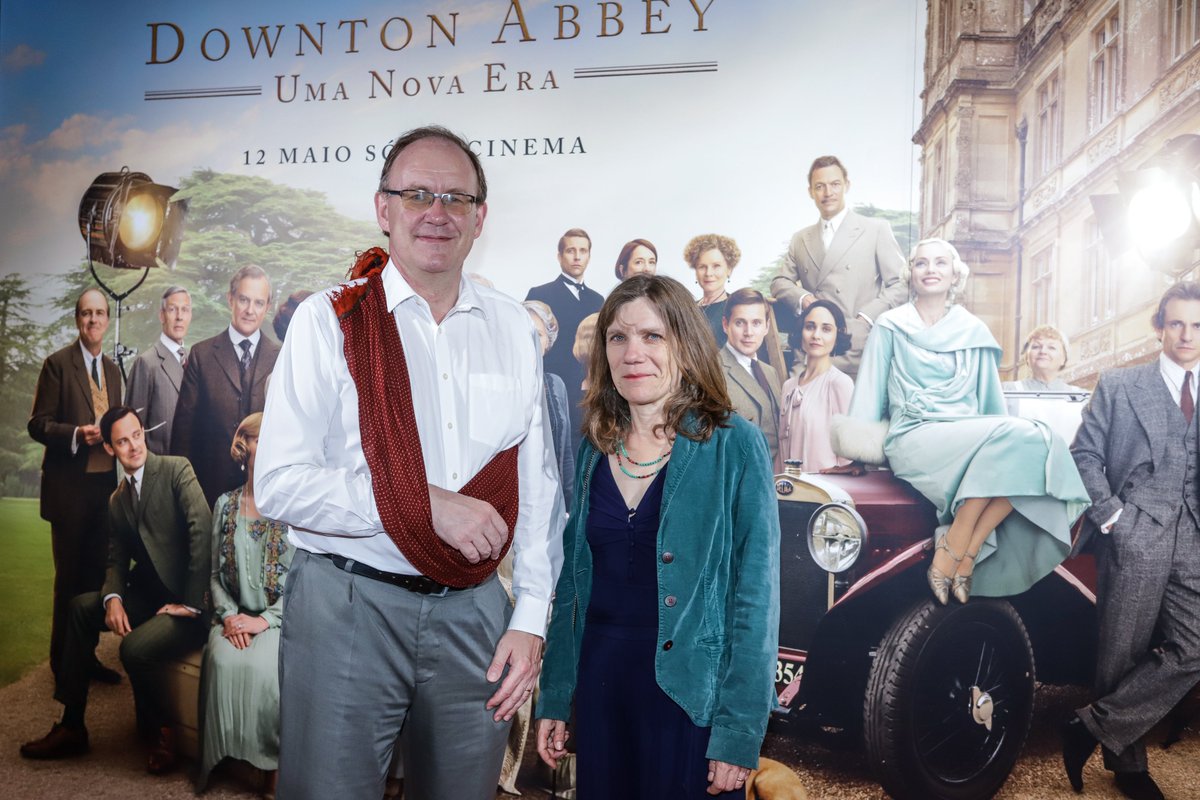 ukinportugal's tweet photo. 🎬📽️Esta semana, #DowntonAbbey2 estreia em Portugal e nós estivemos no lançamento do filme com a @UniversalPics Portugal.
Um filme britânico, sem dúvida, daqueles a ver.
📸Espreite, em baixo, algumas imagens do evento da antestreia 🇵🇹🇬🇧

#UKinPortugal #GREATfilm #BritishMovies https://t.co/KBX9rZFWIV