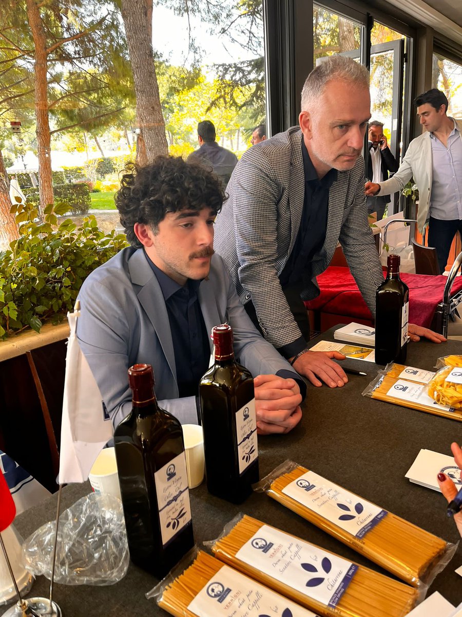 Rurabilandia's tweet photo. La delegazione del #Saudi_arabia in visita in #Italia per incontrare aziende esportatrici di beni alimentari #KSAR #Food #trade #world #future https://t.co/m9E4gK6cgq