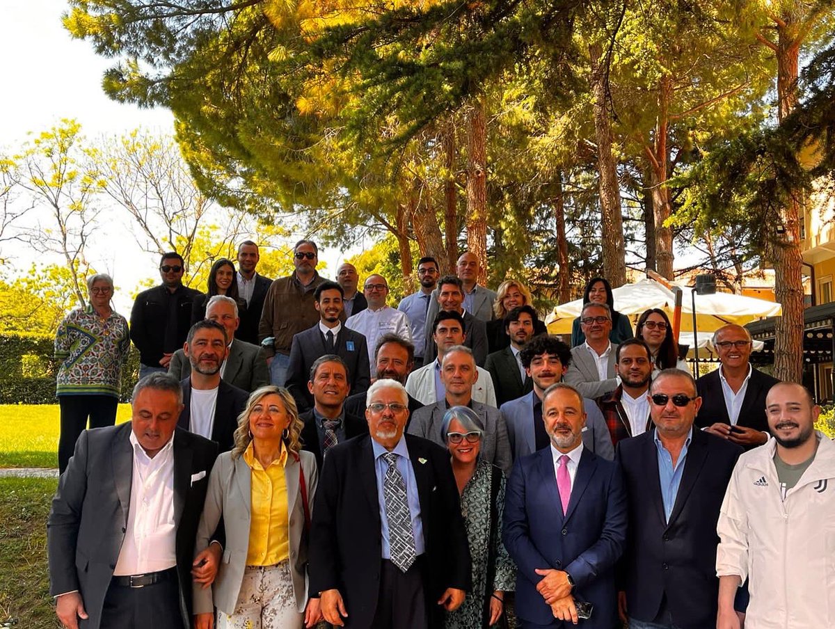 Rurabilandia's tweet photo. La delegazione del #Saudi_arabia in visita in #Italia per incontrare aziende esportatrici di beni alimentari #KSAR #Food #trade #world #future https://t.co/m9E4gK6cgq